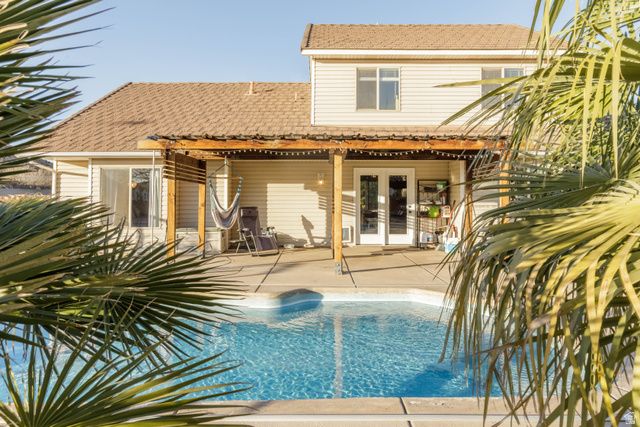 584 E MEADOW LN, Washington, UT 84780