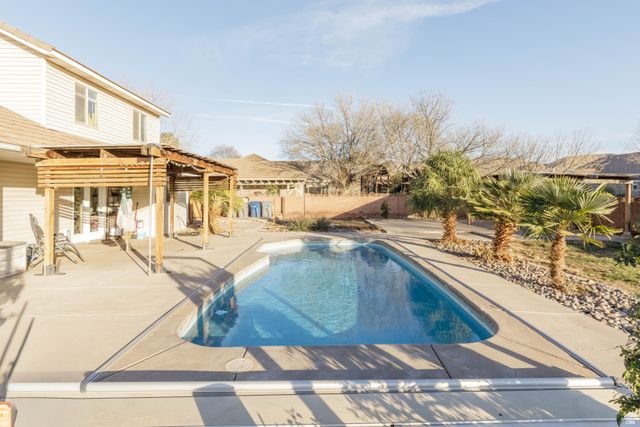 584 E MEADOW LN, Washington, UT 84780