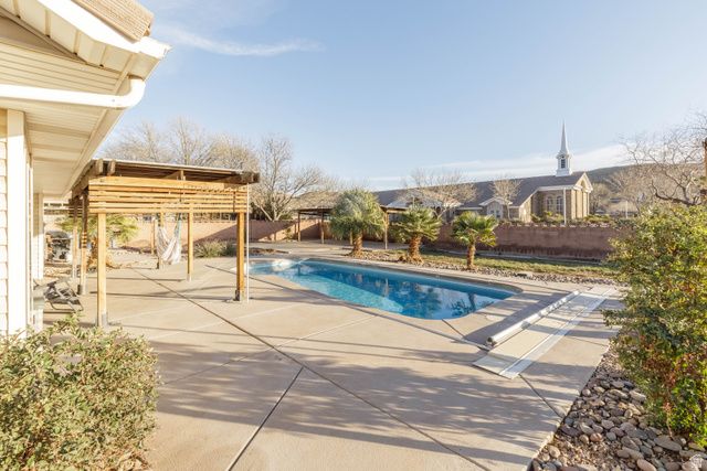 584 E MEADOW LN, Washington, UT 84780