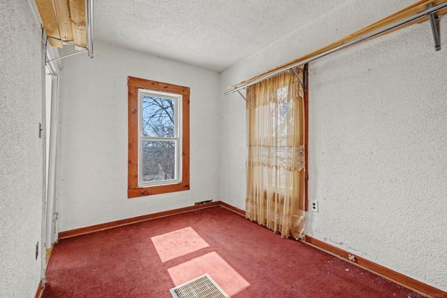 20 Park Place, Pontiac, MI 48342