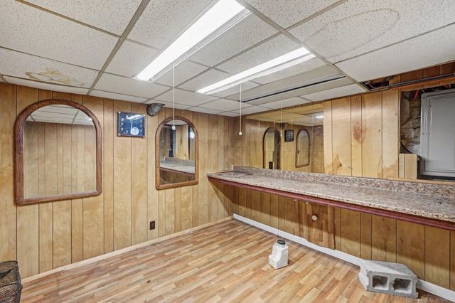 20 Park Place, Pontiac, MI 48342