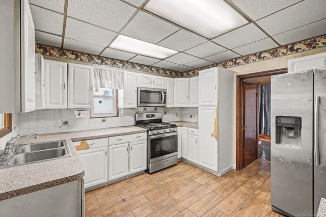 20 Park Place, Pontiac, MI 48342