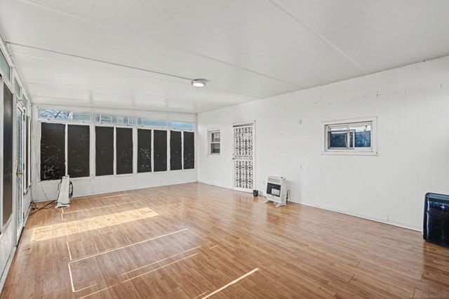 20 Park Place, Pontiac, MI 48342