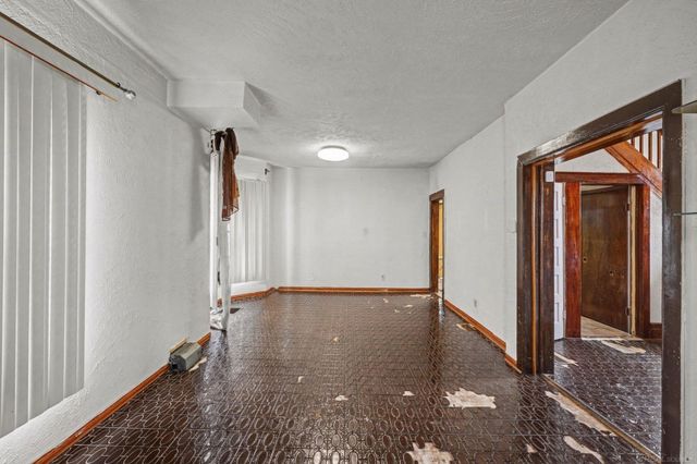 20 Park Place, Pontiac, MI 48342