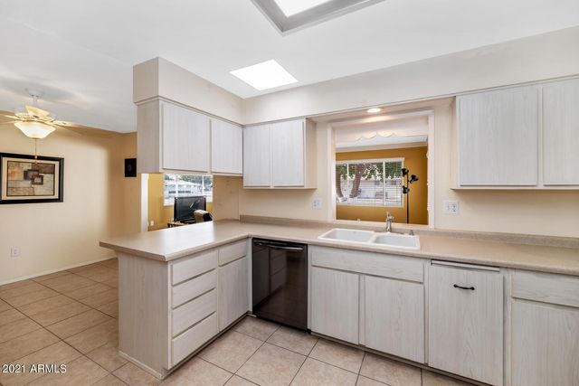 10303 W PRAIRIE HILLS Circle, Sun City, AZ 85351