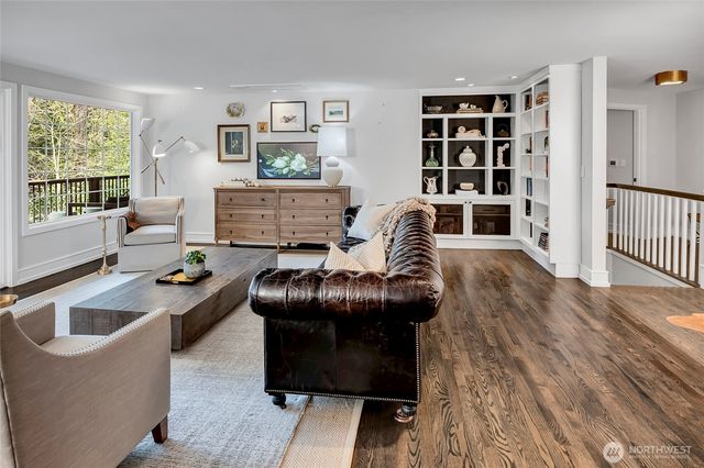 5205 W Mercer Place, Mercer Island, WA 98040