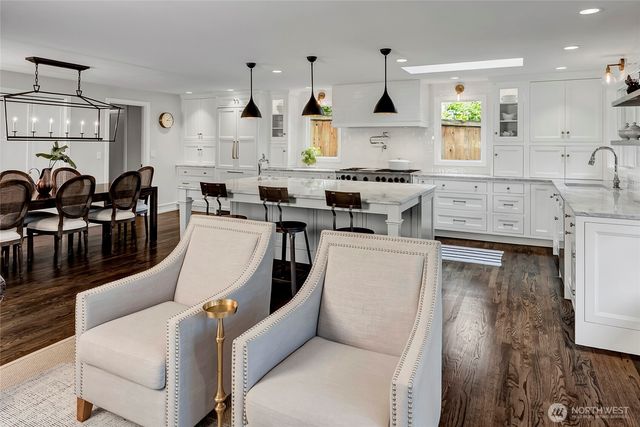 5205 W Mercer Place, Mercer Island, WA 98040