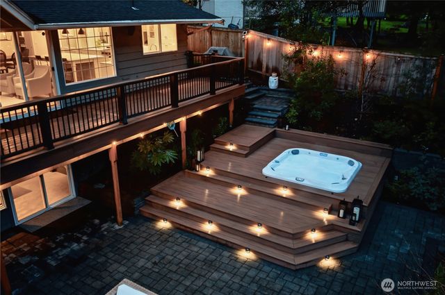 5205 W Mercer Place, Mercer Island, WA 98040