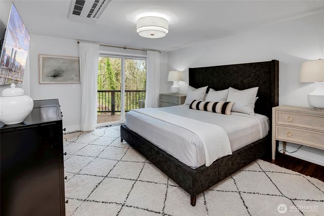 5205 W Mercer Place, Mercer Island, WA 98040