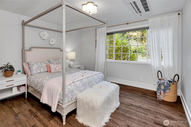 5205 W Mercer Place, Mercer Island, WA 98040