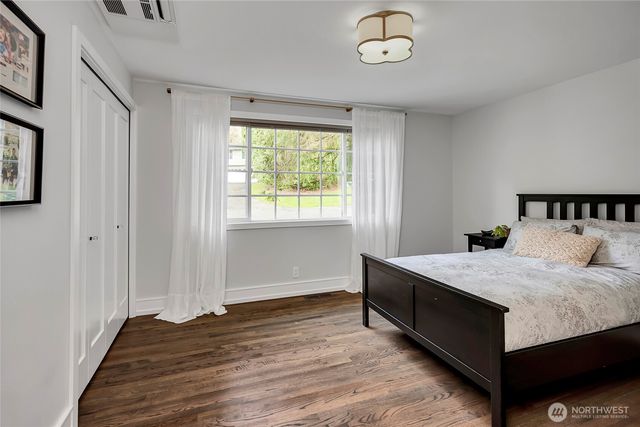 5205 W Mercer Place, Mercer Island, WA 98040