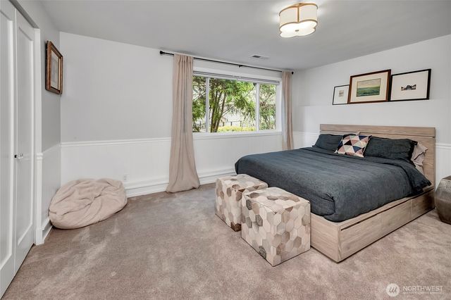 5205 W Mercer Place, Mercer Island, WA 98040