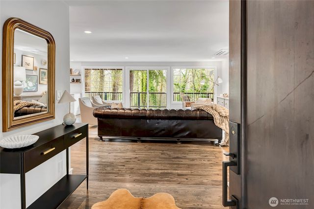 5205 W Mercer Place, Mercer Island, WA 98040