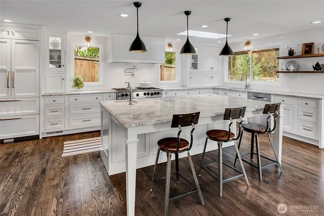 5205 W Mercer Place, Mercer Island, WA 98040