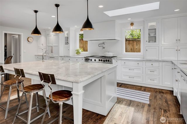 5205 W Mercer Place, Mercer Island, WA 98040