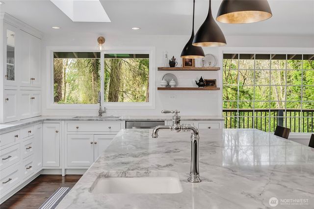 5205 W Mercer Place, Mercer Island, WA 98040