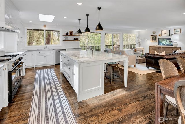 5205 W Mercer Place, Mercer Island, WA 98040