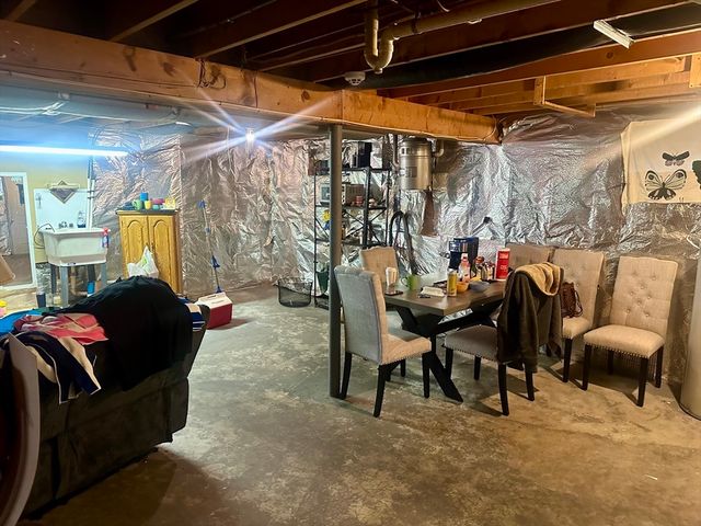 32 Hampden Ave, Brockton, MA 02301