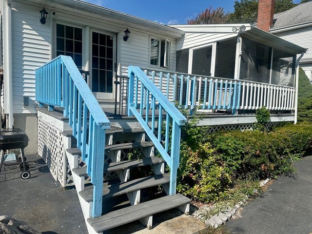 32 Hampden Ave, Brockton, MA 02301