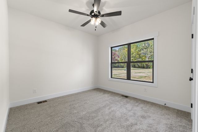 2969 Lights Chapel Rd, Greenbrier, TN 37073