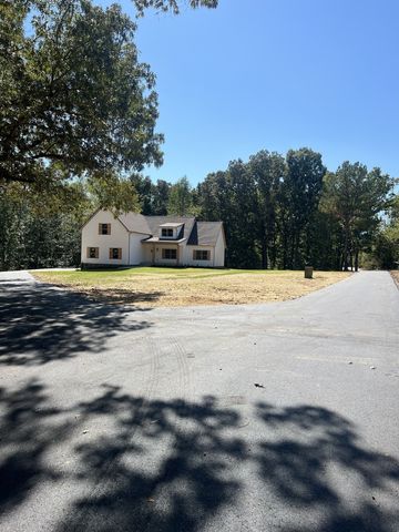 2969 Lights Chapel Rd, Greenbrier, TN 37073