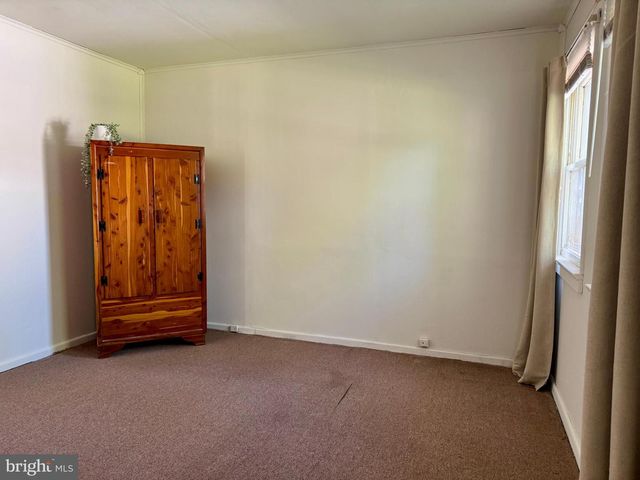 516 PARKWAY DR, Fairless Hills, PA 19030