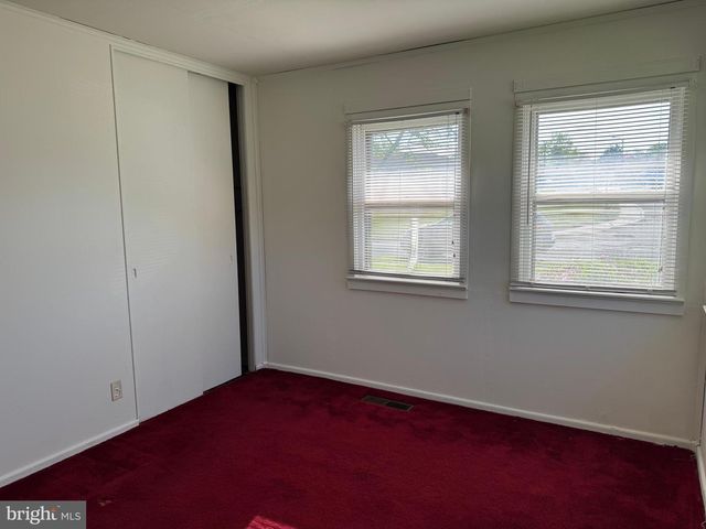 516 PARKWAY DR, Fairless Hills, PA 19030