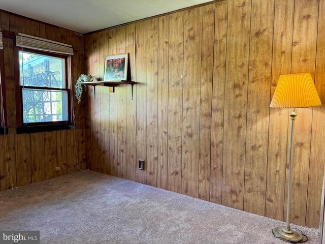 516 PARKWAY DR, Fairless Hills, PA 19030