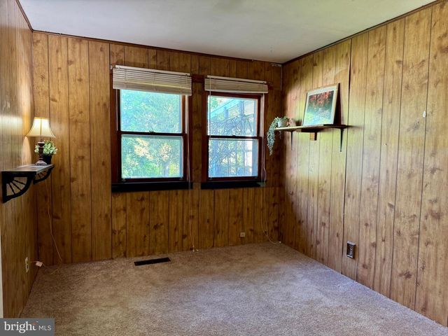 516 PARKWAY DR, Fairless Hills, PA 19030
