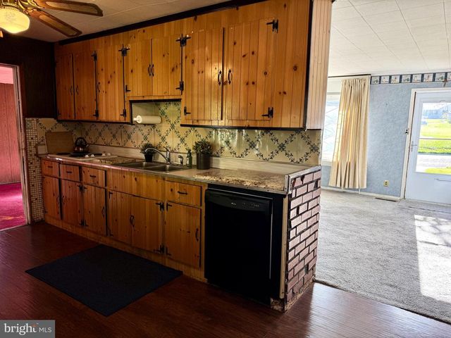 516 PARKWAY DR, Fairless Hills, PA 19030
