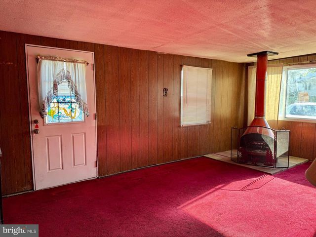 516 PARKWAY DR, Fairless Hills, PA 19030