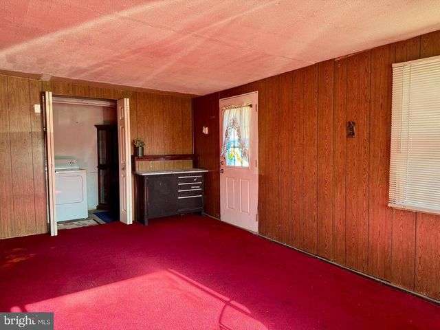 516 PARKWAY DR, Fairless Hills, PA 19030