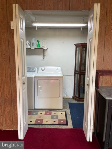 516 PARKWAY DR, Fairless Hills, PA 19030