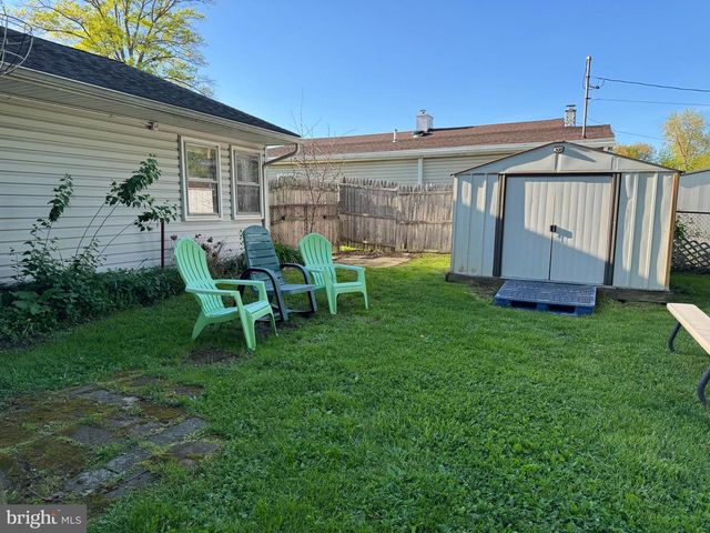 516 PARKWAY DR, Fairless Hills, PA 19030