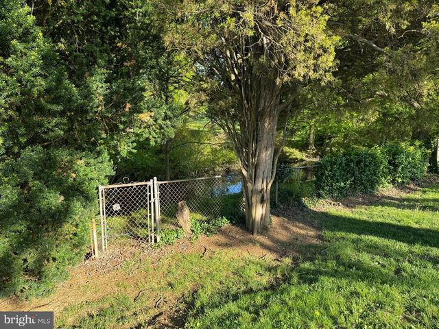 516 PARKWAY DR, Fairless Hills, PA 19030