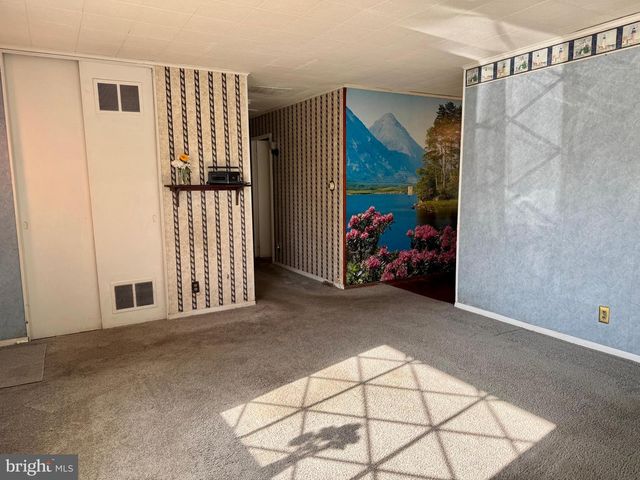 516 PARKWAY DR, Fairless Hills, PA 19030