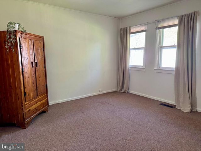516 PARKWAY DR, Fairless Hills, PA 19030