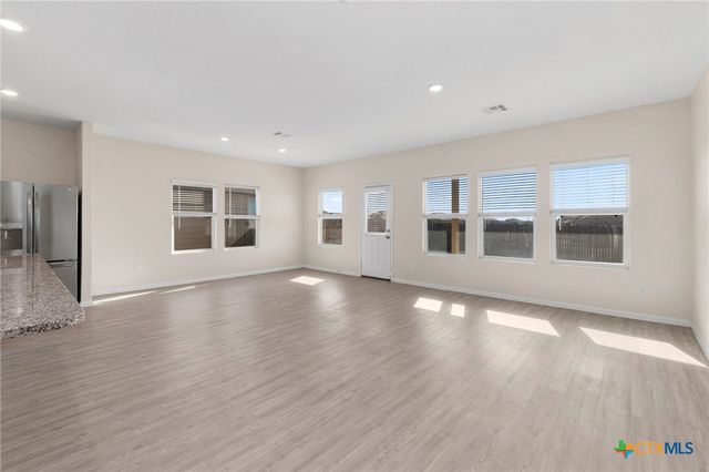 2741 Nueva Cordova, Seguin, TX 78155