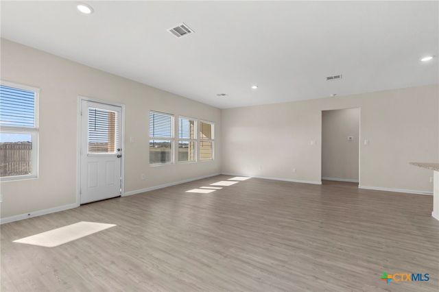 2741 Nueva Cordova, Seguin, TX 78155