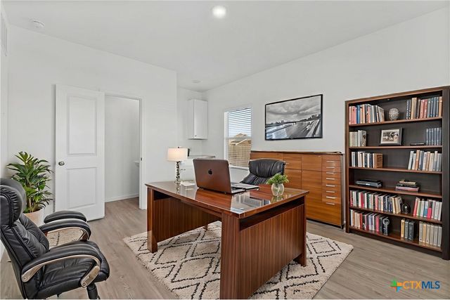 2741 Nueva Cordova, Seguin, TX 78155