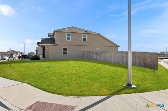 2741 Nueva Cordova, Seguin, TX 78155