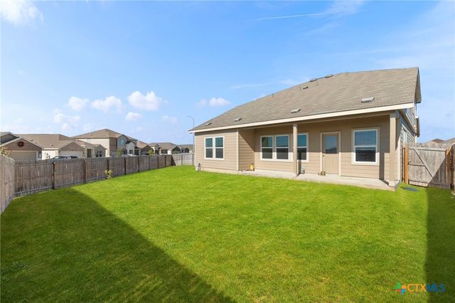 2741 Nueva Cordova, Seguin, TX 78155