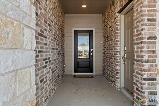 2741 Nueva Cordova, Seguin, TX 78155