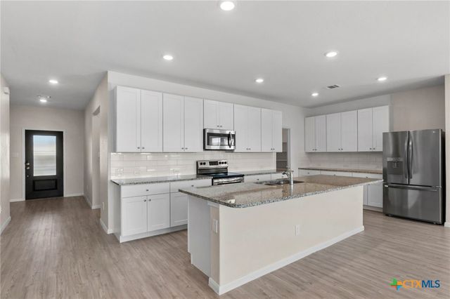 2741 Nueva Cordova, Seguin, TX 78155