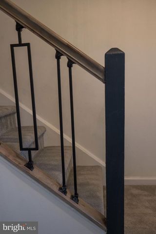 5 FORDS EDGE, Royersford, PA 19468