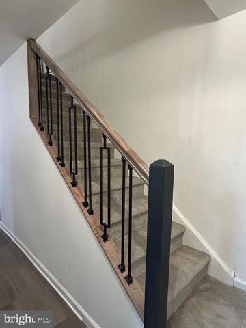 5 FORDS EDGE, Royersford, PA 19468