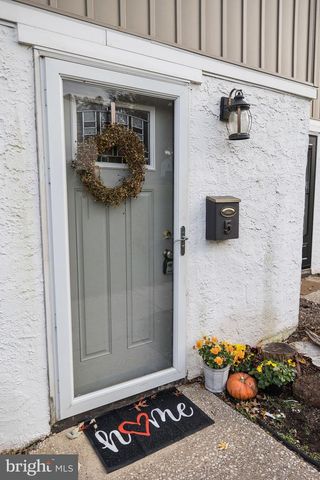 5 FORDS EDGE, Royersford, PA 19468