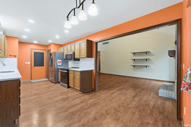 8228 Victoria Woods Place, Fort Wayne, IN 46825