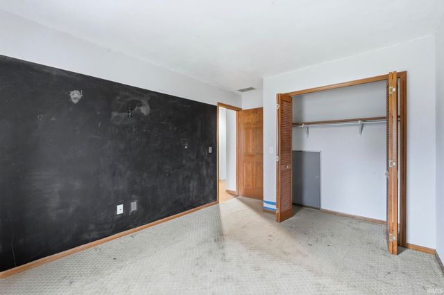 8228 Victoria Woods Place, Fort Wayne, IN 46825