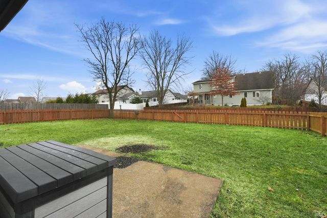 8228 Victoria Woods Place, Fort Wayne, IN 46825